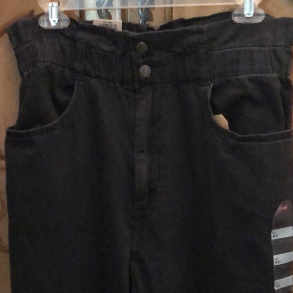SOLD.Levi’s High Waisted Taper Jeans - Picture 1 of 15